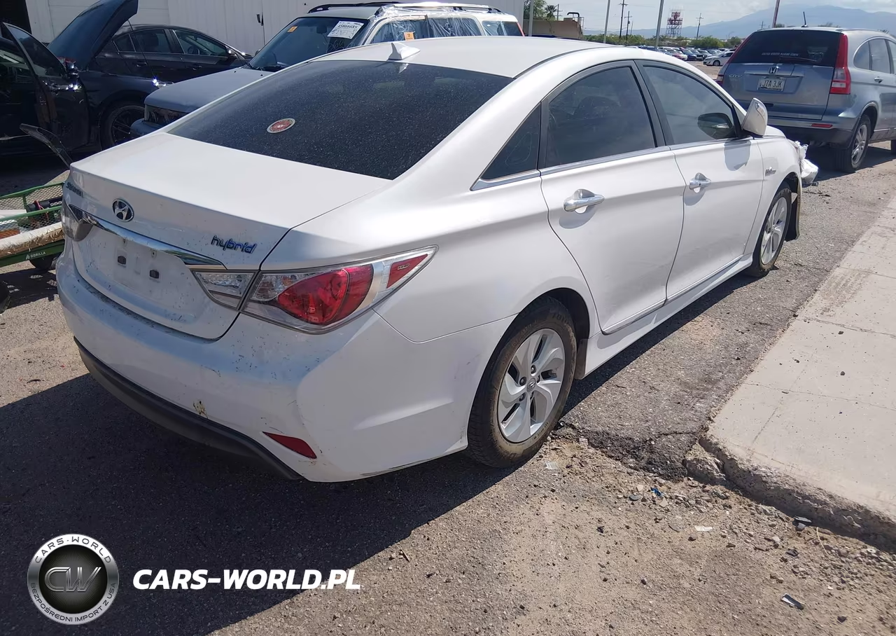 2015 Hyundai Sonata Hybrid VIN:KMHEC4A44FA137902 - 4
