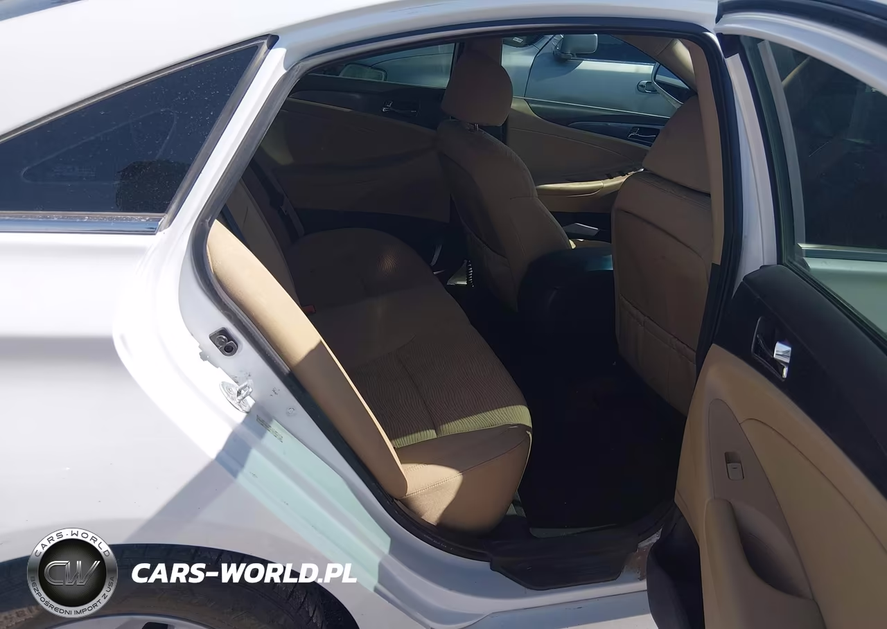 2015 Hyundai Sonata Hybrid VIN:KMHEC4A44FA137902 - 8
