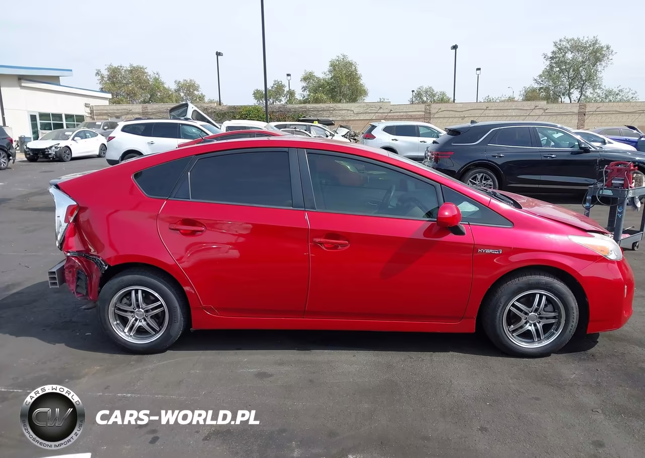 2013 Toyota Prius Three VIN:JTDKN3DU5D5648306 - 14