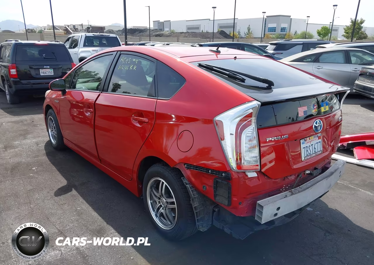 2013 Toyota Prius Three VIN:JTDKN3DU5D5648306 - 3