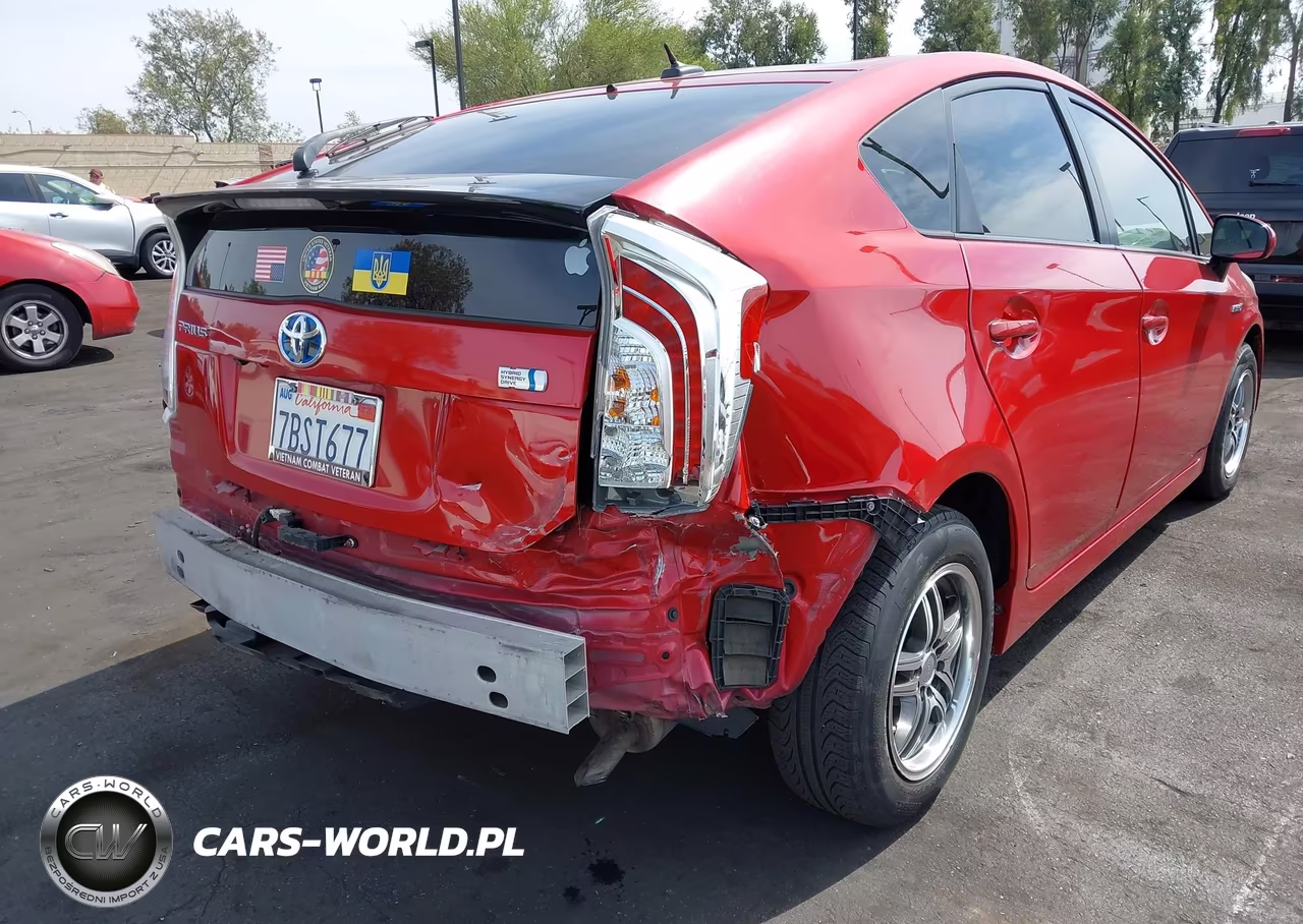 2013 Toyota Prius Three VIN:JTDKN3DU5D5648306 - 6