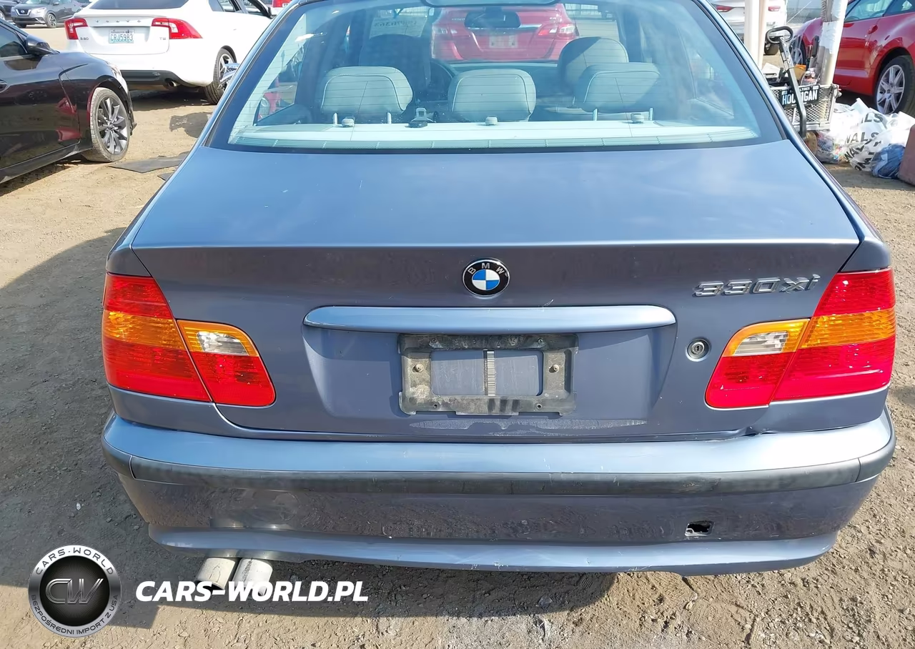 2003 BMW 330Xi VIN:WBAEW53403PG21881 - 18