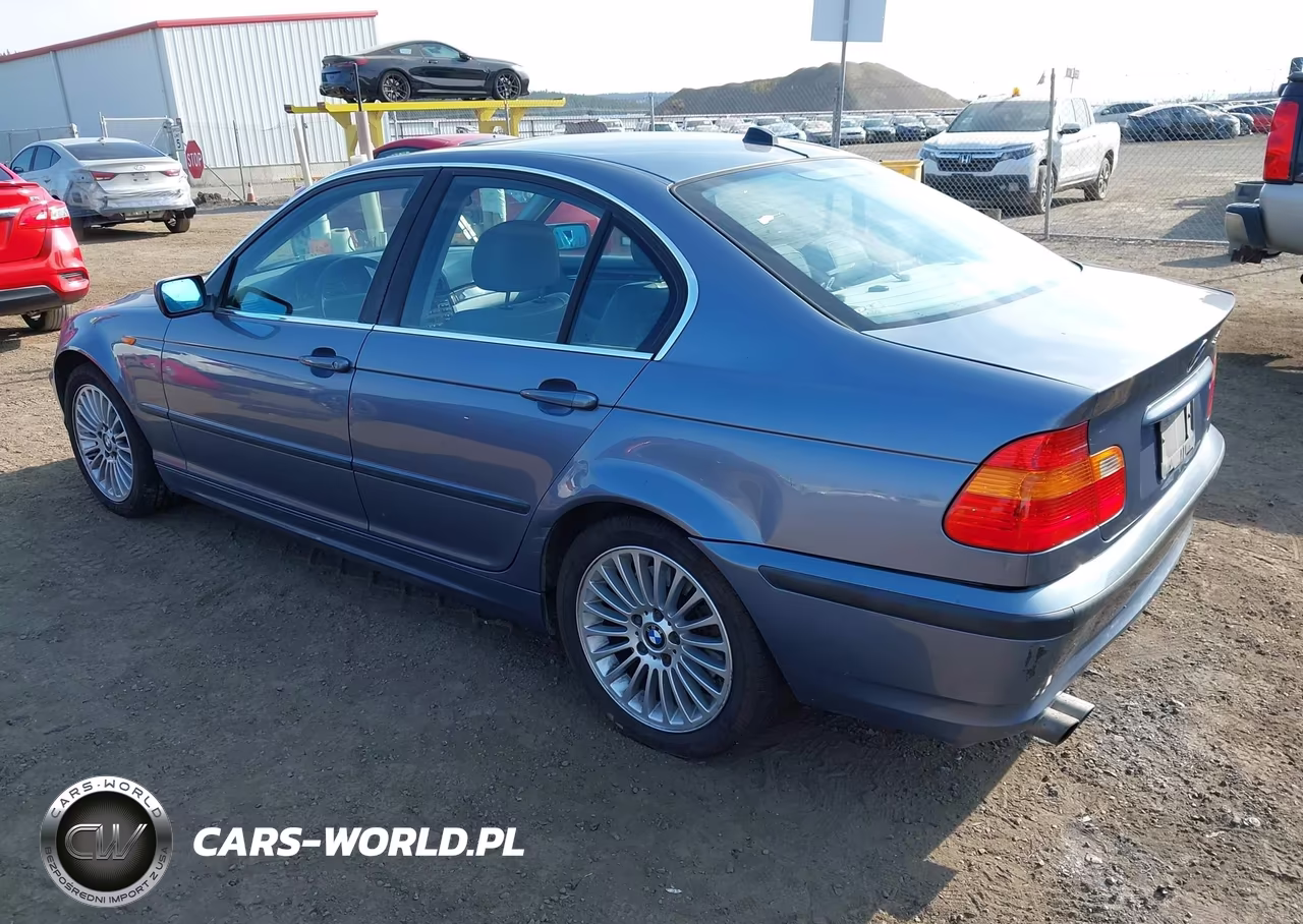 2003 BMW 330Xi VIN:WBAEW53403PG21881 - 3