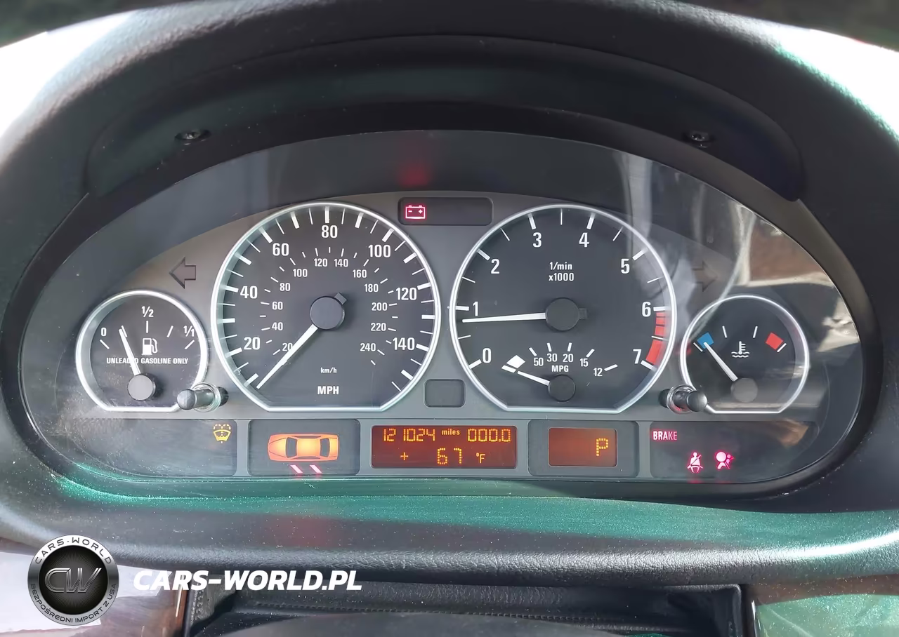 2003 BMW 330Xi VIN:WBAEW53403PG21881 - 7