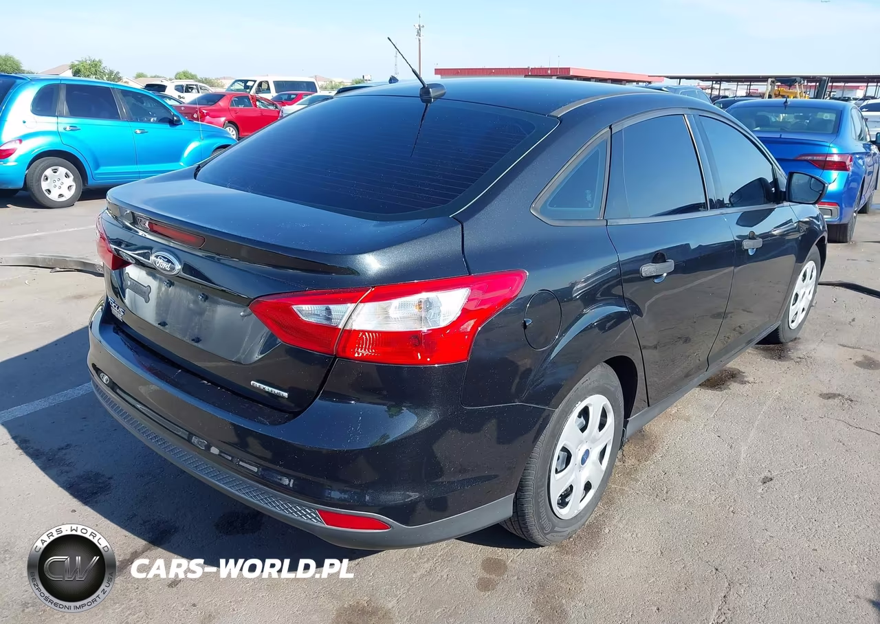 2013 Ford Focus S VIN:1FADP3E2XDL313771 - 4
