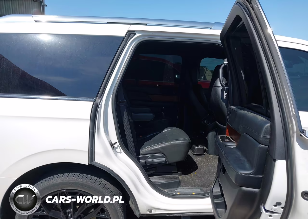 2018 Lincoln Navigator Reserve VIN:5LMJJ2LTXJEL10799 - 8