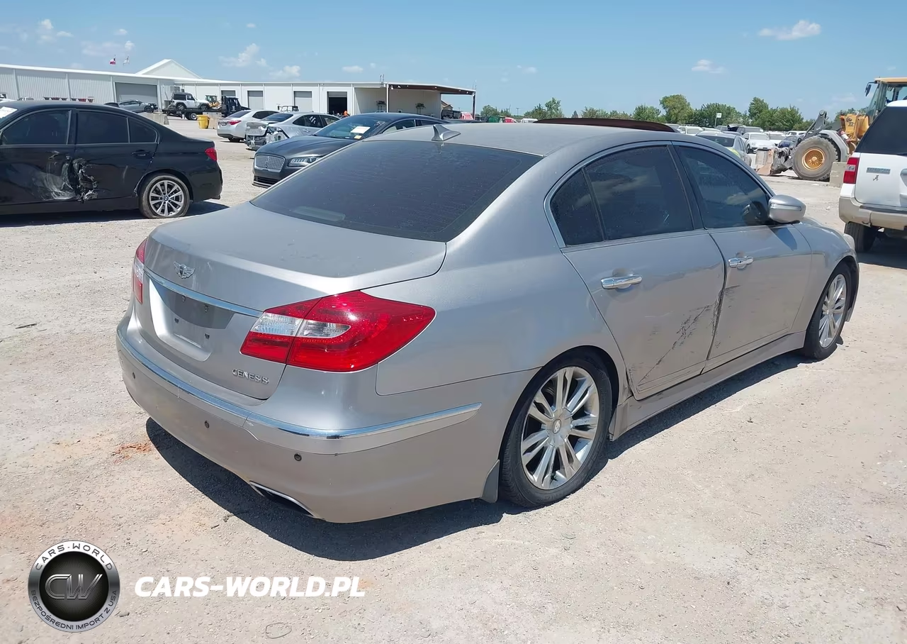 2013 Hyundai Genesis 3.8 VIN:KMHGC4DD2DU240378 - 4
