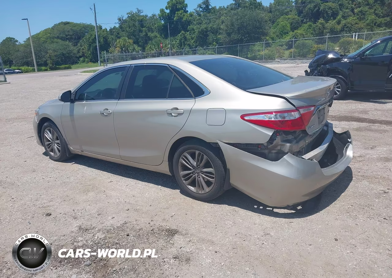 2017 Toyota Camry Se VIN:4T1BF1FK9HU640956 - 3