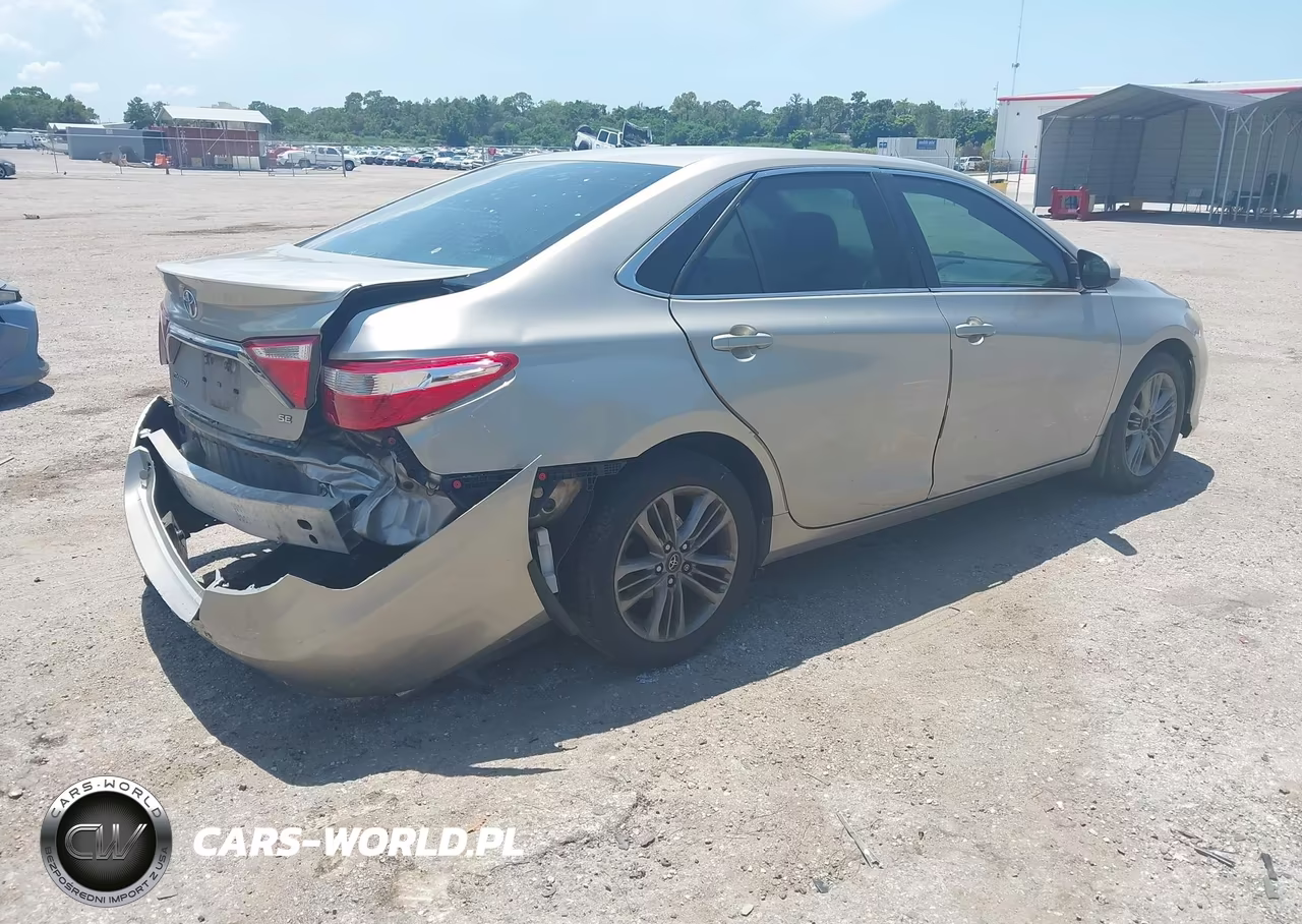 2017 Toyota Camry Se VIN:4T1BF1FK9HU640956 - 4