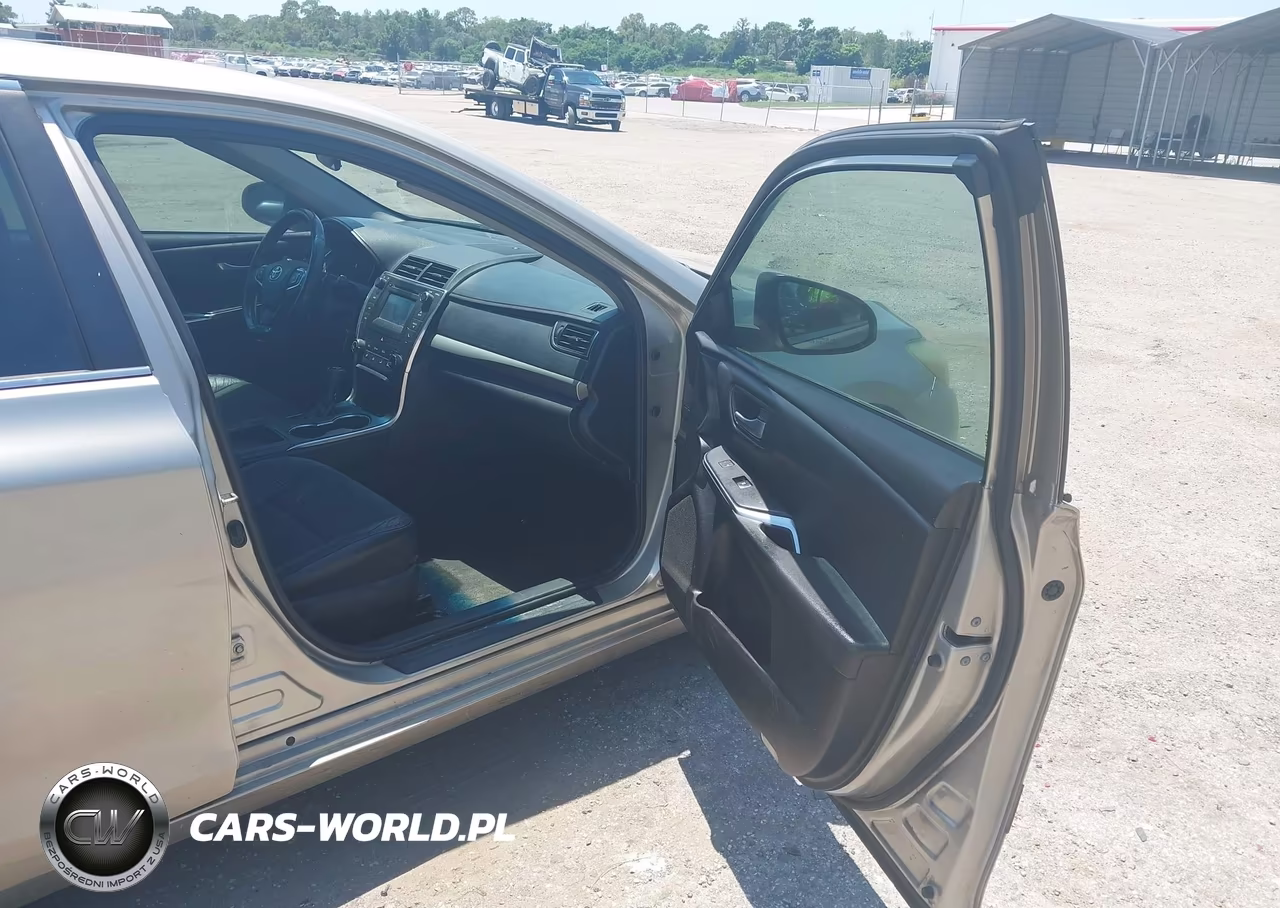 2017 Toyota Camry Se VIN:4T1BF1FK9HU640956 - 5