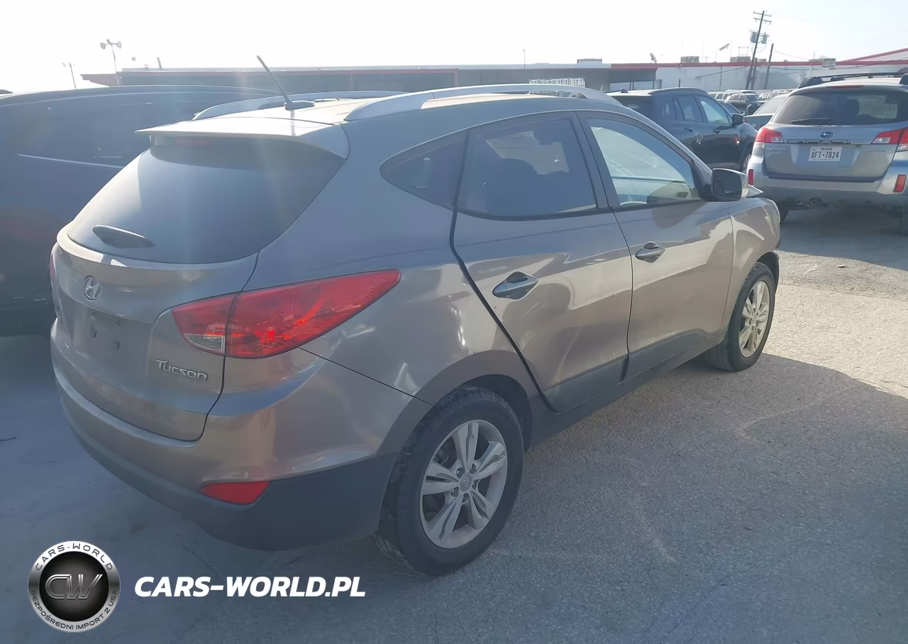 2011 Hyundai Tucson Gls VIN:KM8JU3AC2BU294155 - 4