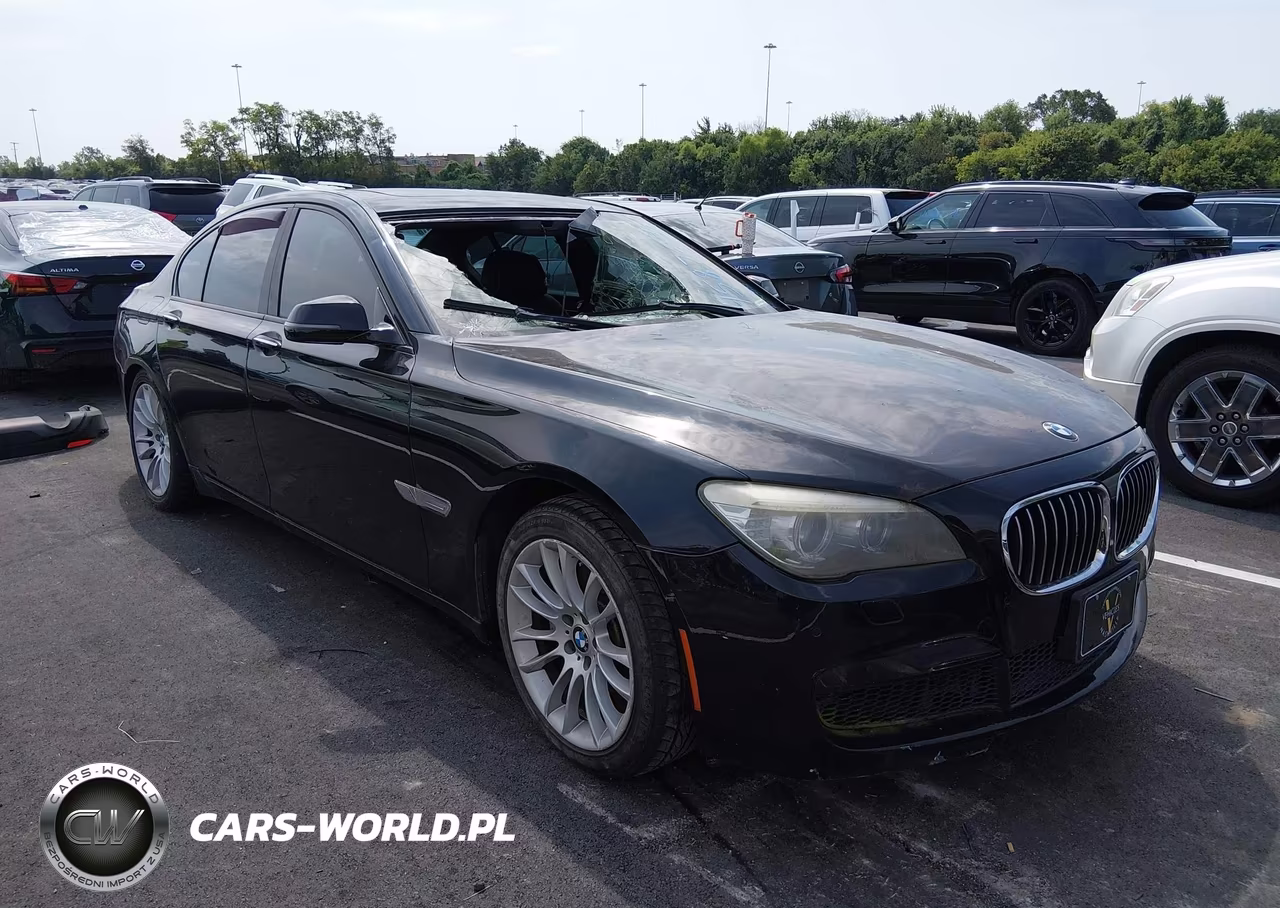 2013 BMW 740I