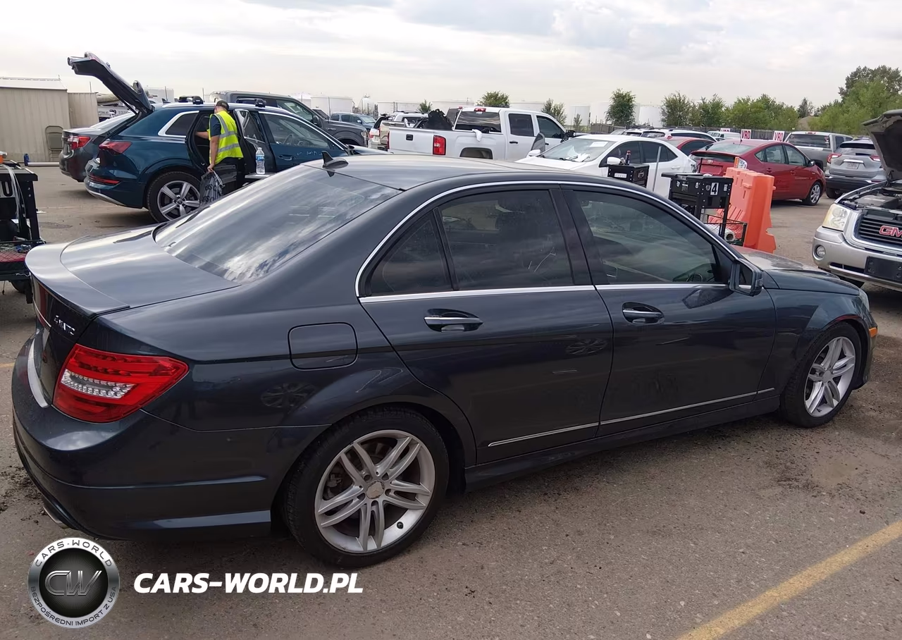 2013 Mercedes-Benz C 300 Sport 4Matic VIN:WDDGF8AB1DG075627 - 14