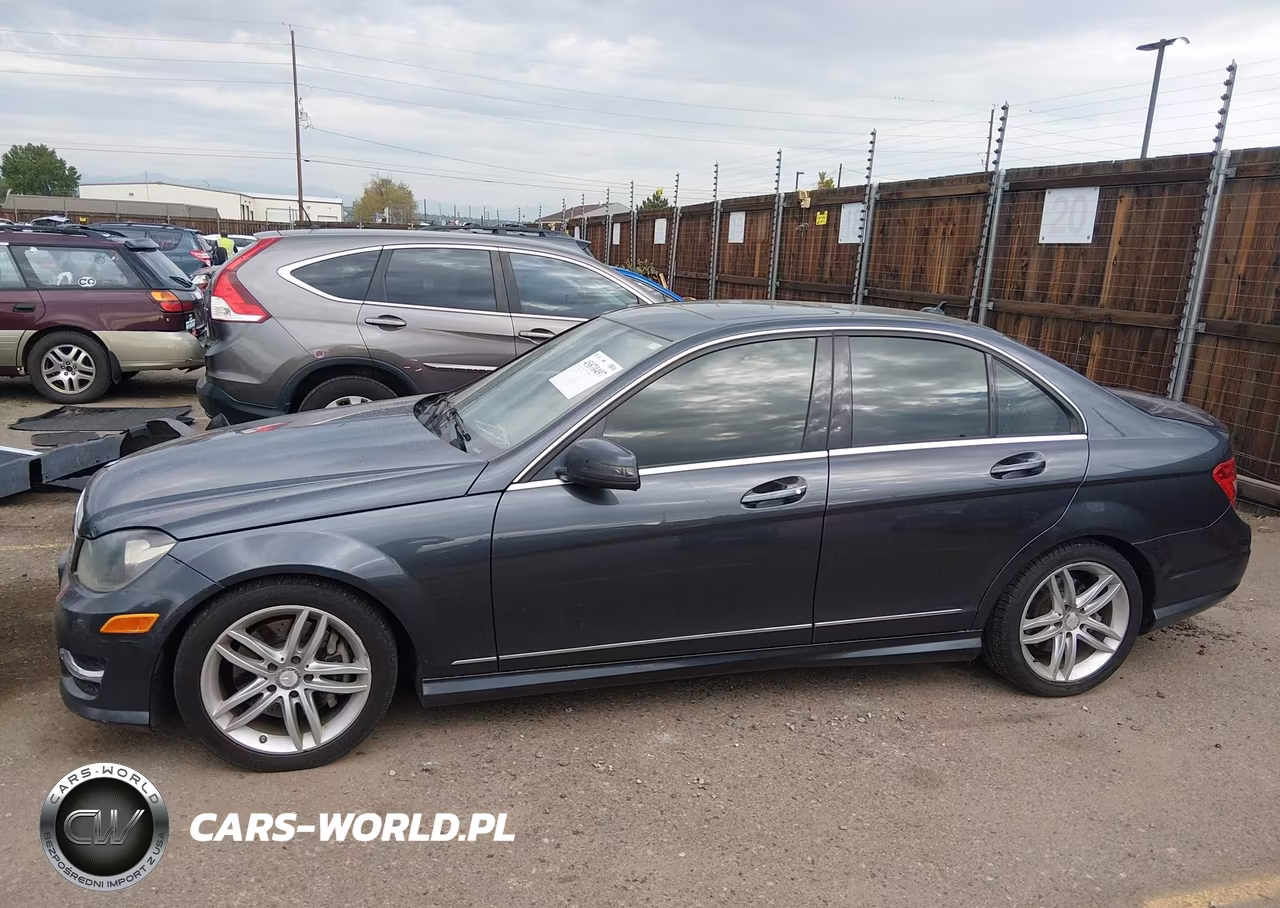 2013 Mercedes-Benz C 300 Sport 4Matic VIN:WDDGF8AB1DG075627 - 15