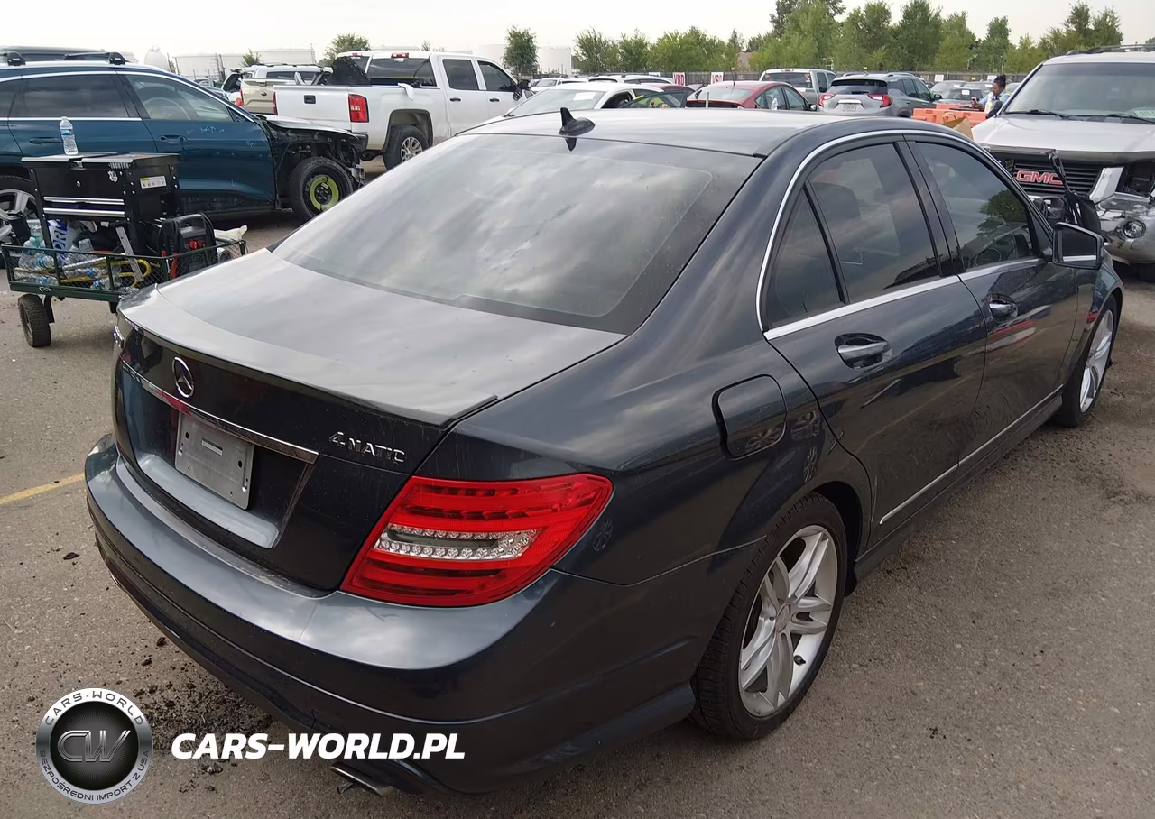 2013 Mercedes-Benz C 300 Sport 4Matic VIN:WDDGF8AB1DG075627 - 4