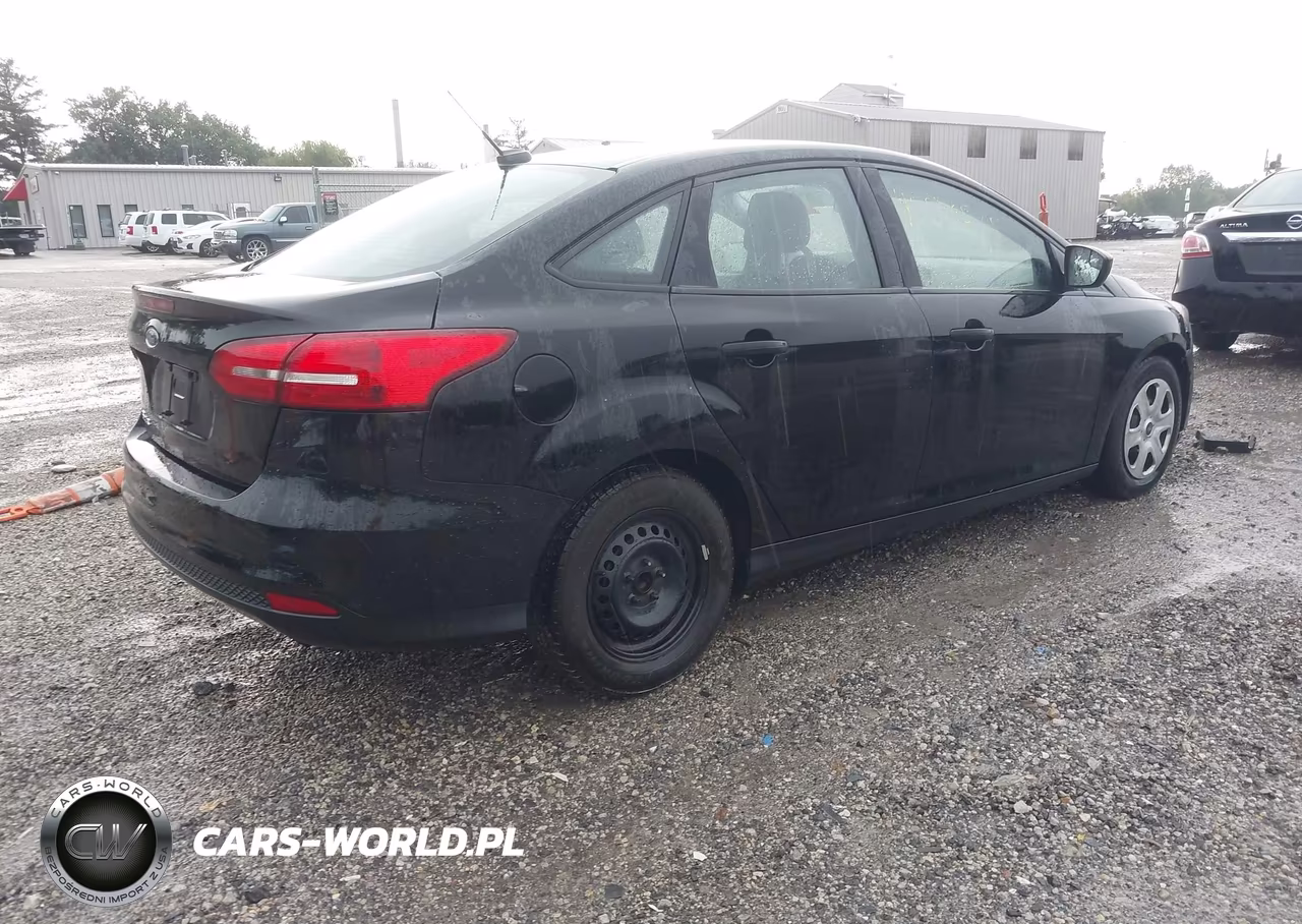 2017 Ford Focus S VIN:1FADP3E26HL213740 - 4