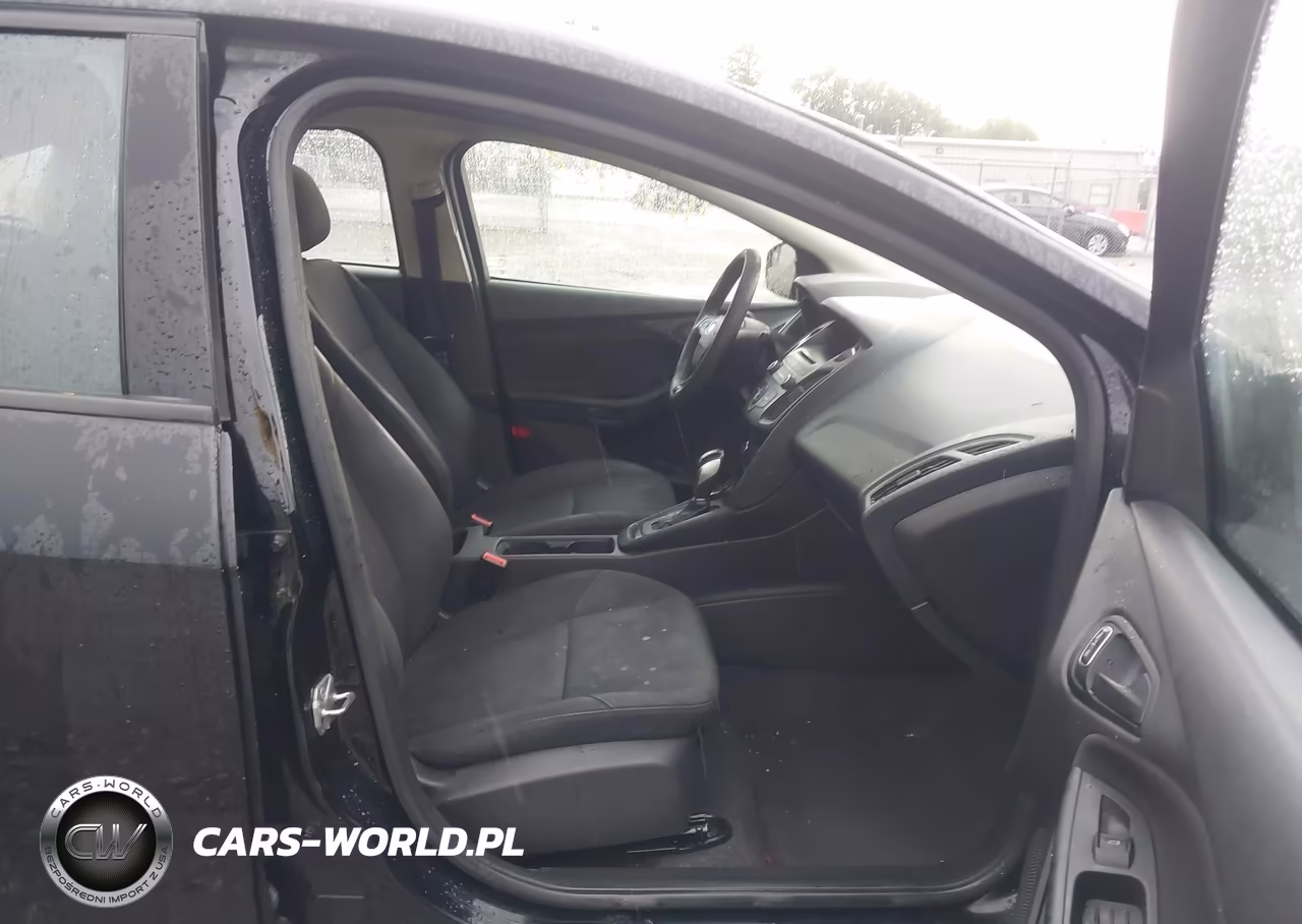 2017 Ford Focus S VIN:1FADP3E26HL213740 - 5