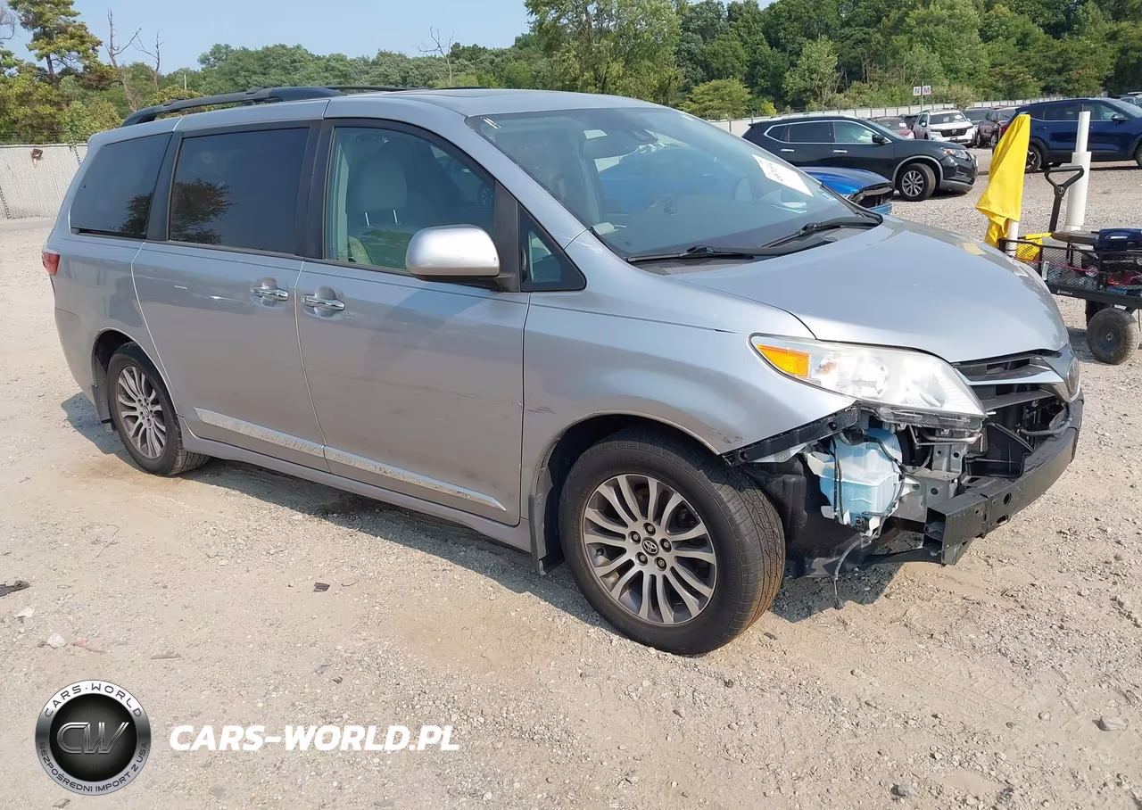 2018 Toyota Sienna Xle 8 Passenger