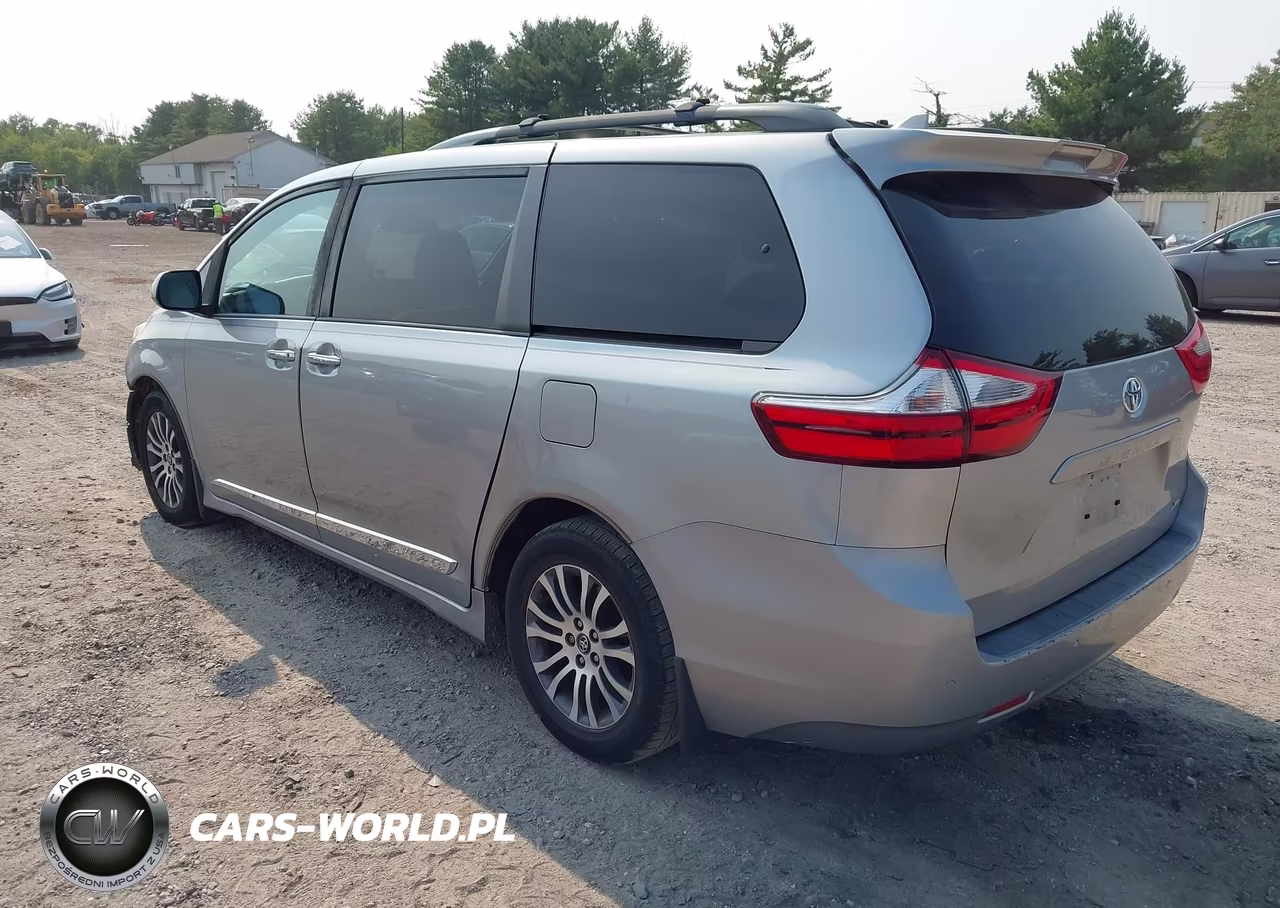 2018 Toyota Sienna Xle 8 Passenger VIN:5TDYZ3DC4JS952058 - 3