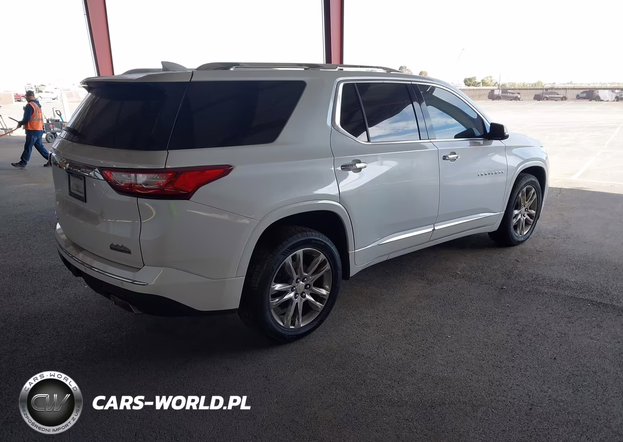 2018 Chevrolet Traverse High Country VIN:1GNEVKKW7JJ237138 - 4