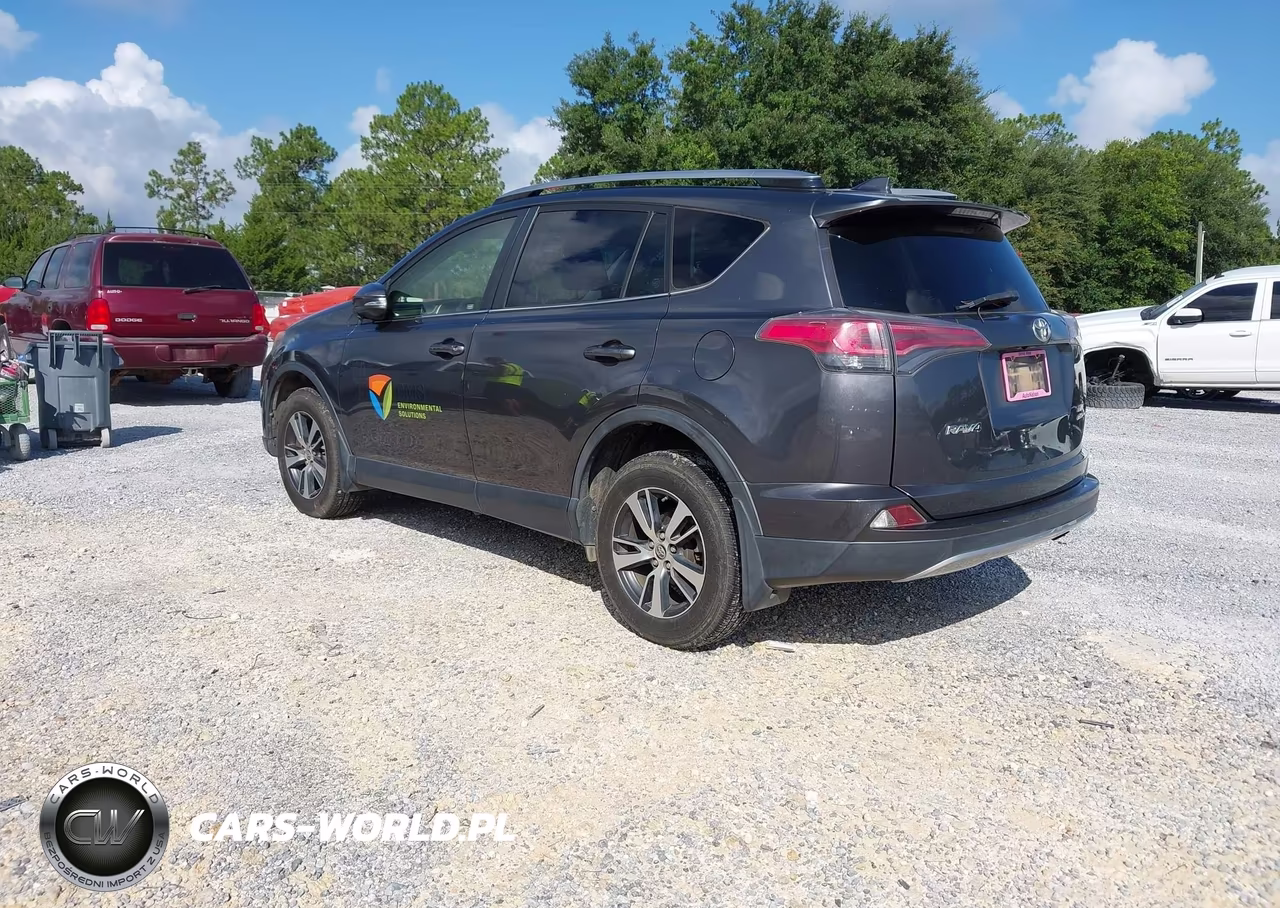 2018 Toyota Rav4 Xle VIN:JTMRFREVXJJ726040 - 3