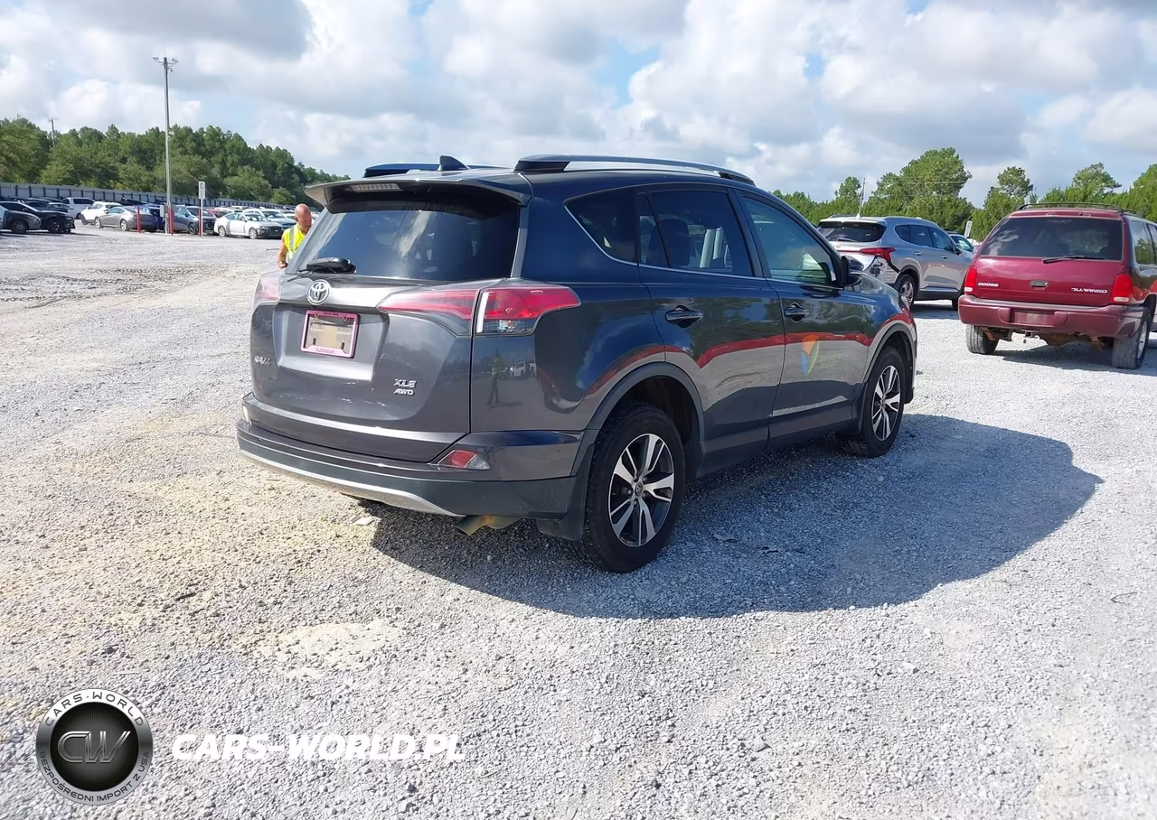 2018 Toyota Rav4 Xle VIN:JTMRFREVXJJ726040 - 4