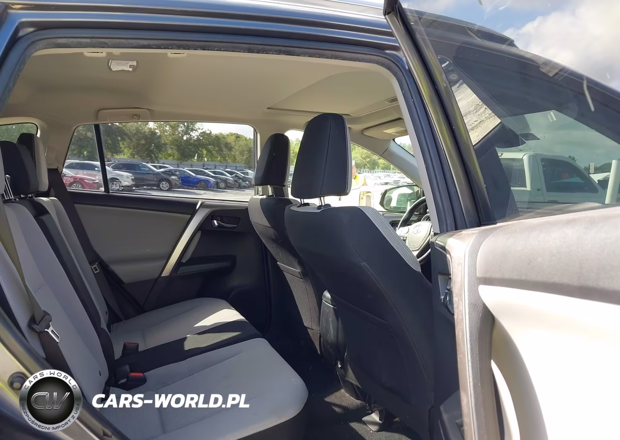 2018 Toyota Rav4 Xle VIN:JTMRFREVXJJ726040 - 8