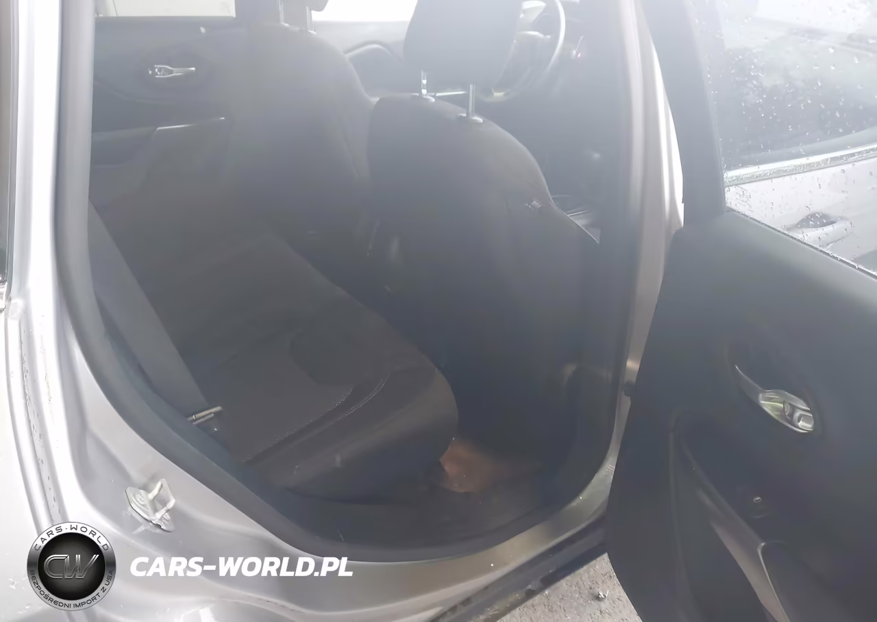 2019 Jeep Cherokee Latitude Fwd VIN:1C4PJLCXXKD272296 - 8