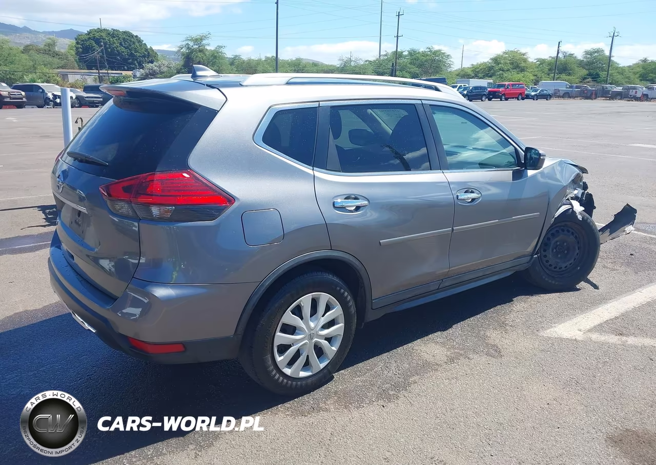 2017 Nissan Rogue S VIN:5N1AT2MT1HC745535 - 4