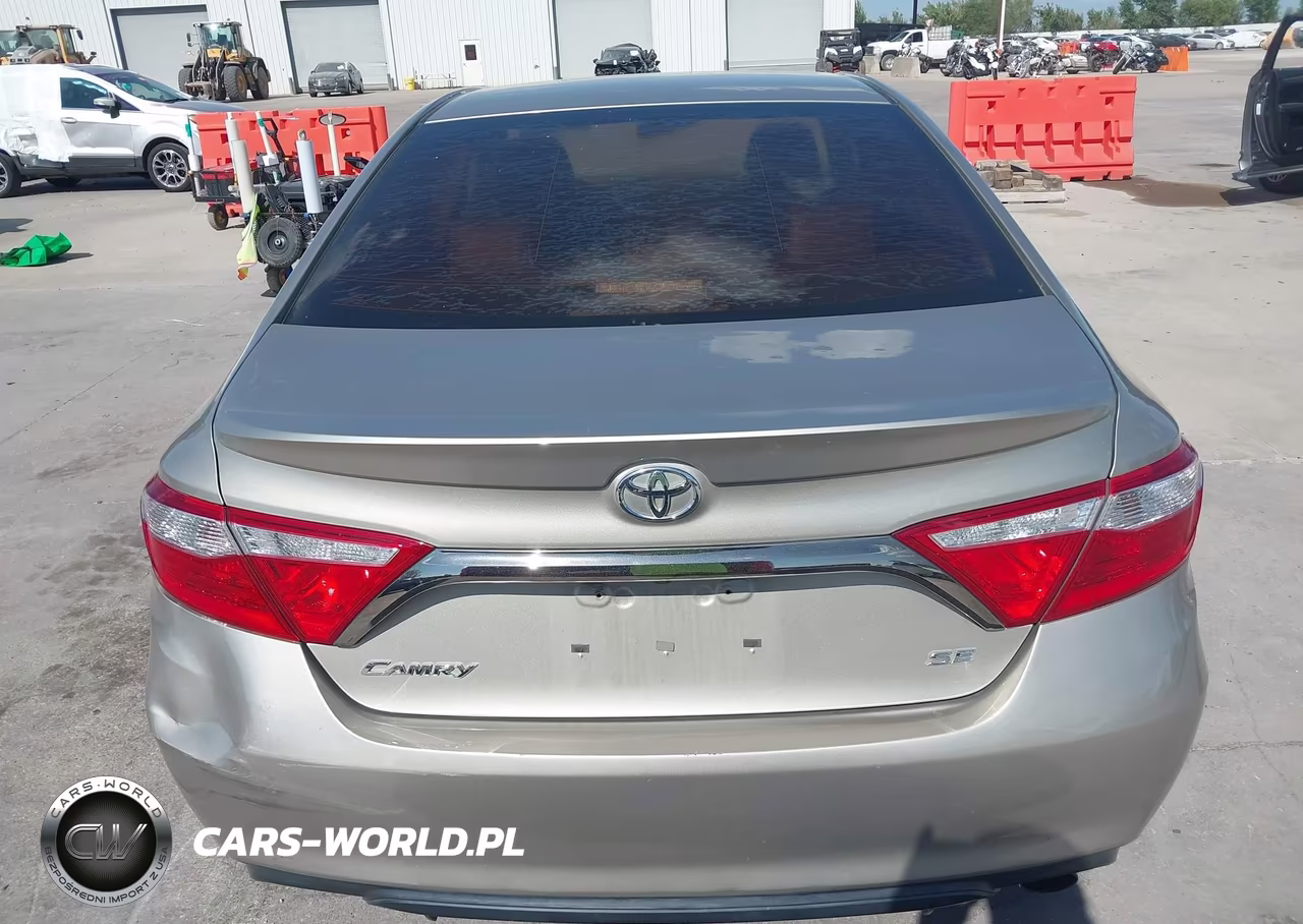 2015 Toyota Camry Se VIN:4T1BF1FK3FU025364 - 16