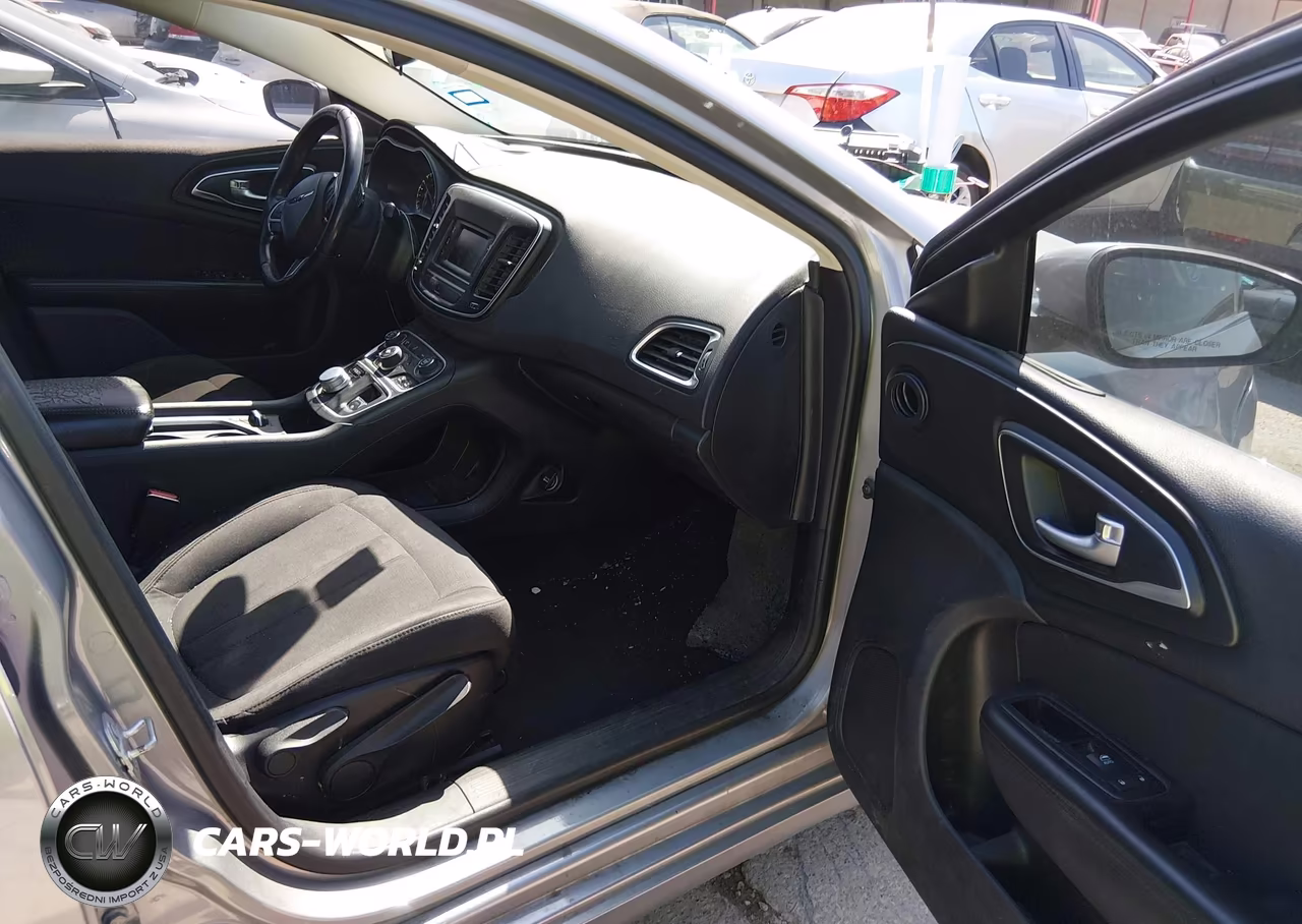 2015 Chrysler 200 Limited VIN:1C3CCCAB0FN611409 - 5
