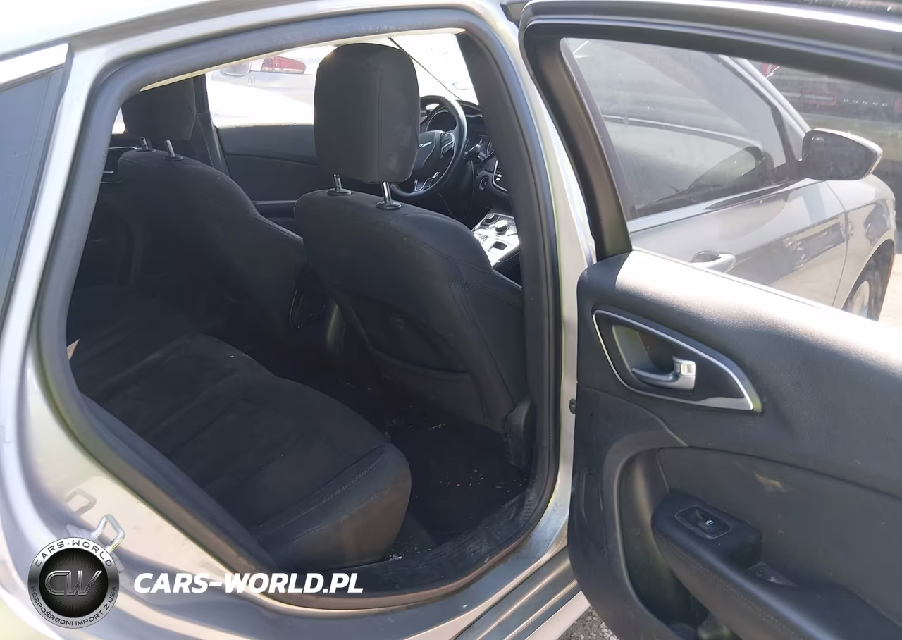 2015 Chrysler 200 Limited VIN:1C3CCCAB0FN611409 - 8