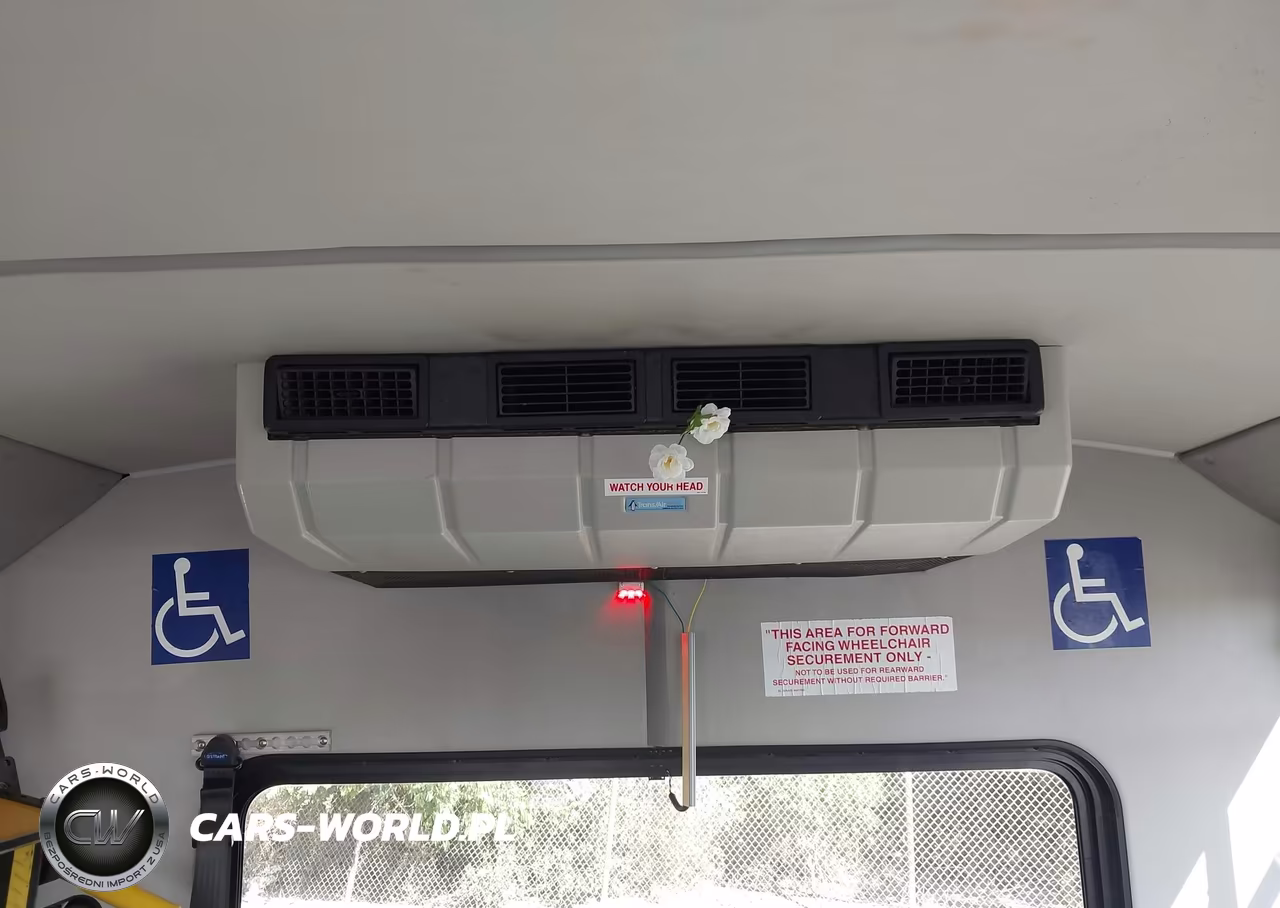 2019 Ford E-350 Cutaway VIN:1FDEE3FS8KDC27624 - 14