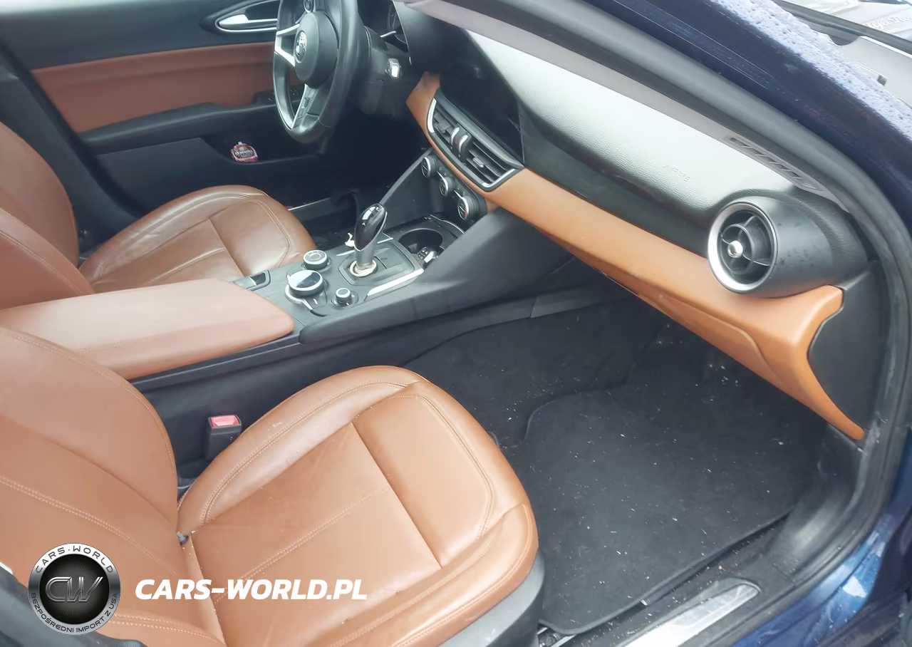 2017 Alfa Romeo Giulia Awd VIN:ZARFAEDNXH7539695 - 5