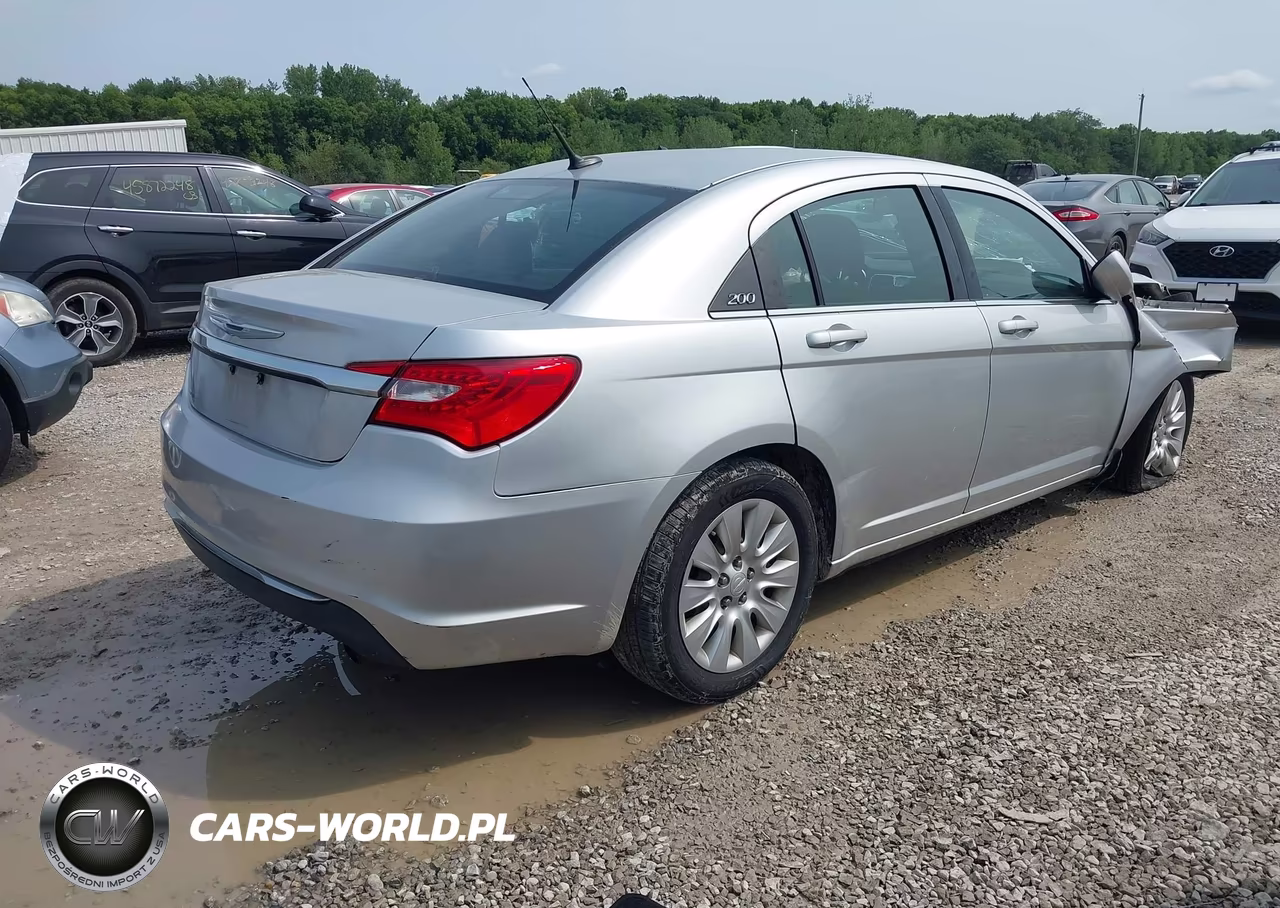 2011 Chrysler 200 Lx VIN:1C3BC4FB0BN550972 - 4