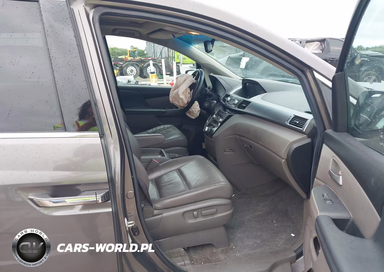 2011 Honda Odyssey Touring-Touring Elite VIN:5FNRL5H99BB104585 - 5