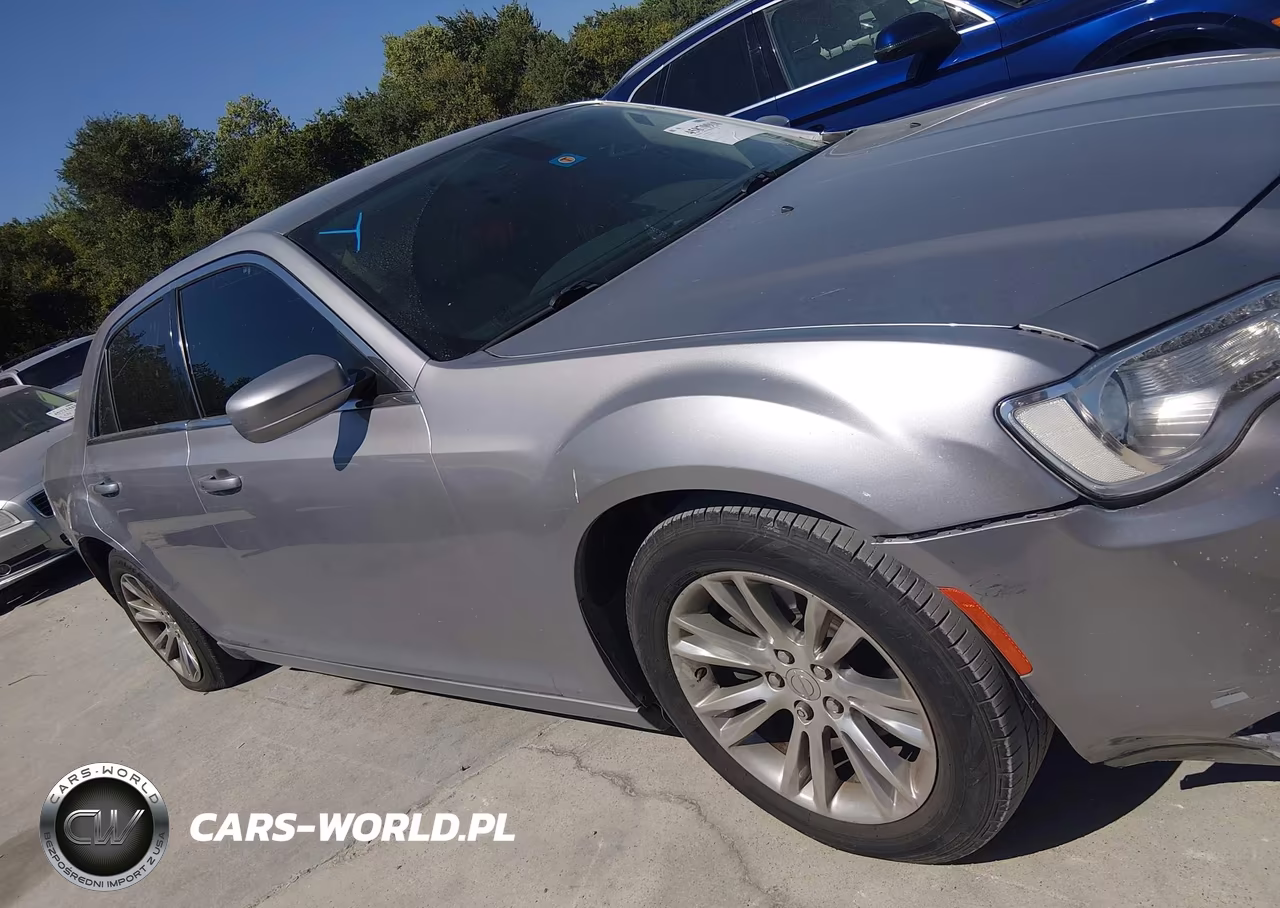 2017 Chrysler 300 Limited VIN:2C3CCAAG0HH596907 - 13