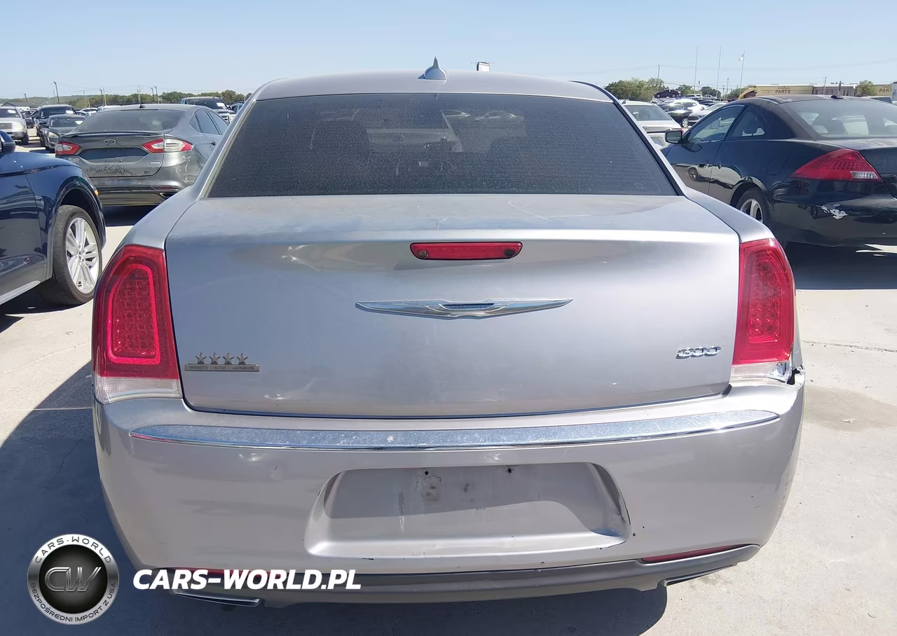 2017 Chrysler 300 Limited VIN:2C3CCAAG0HH596907 - 16