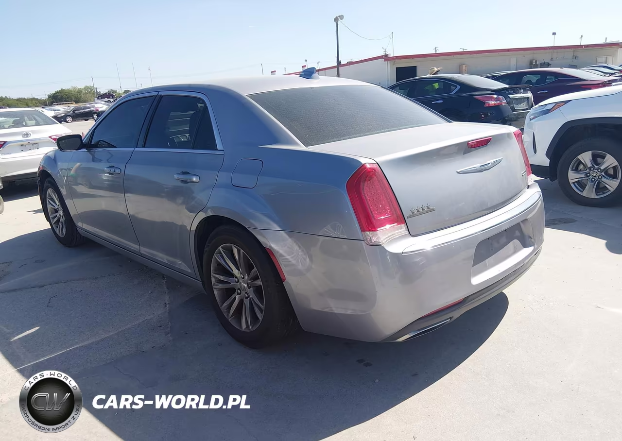 2017 Chrysler 300 Limited VIN:2C3CCAAG0HH596907 - 3