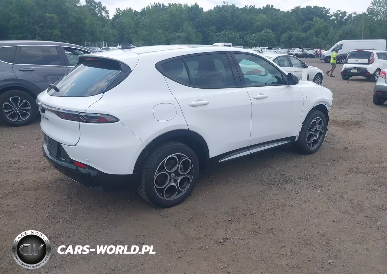 2024 Alfa Romeo Tonale Ti Eawd VIN:ZASPATCW1R3050175 - 4