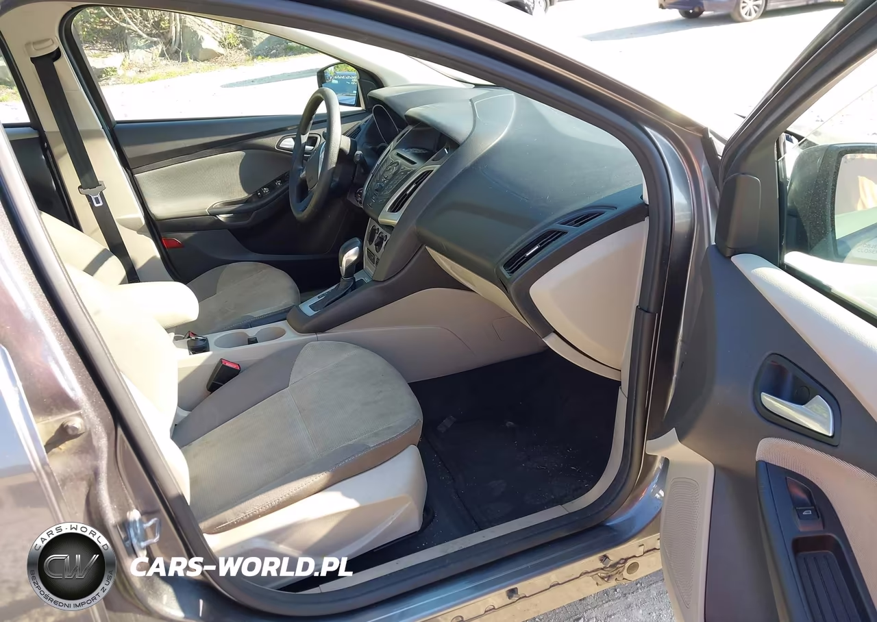 2014 Ford Focus Se VIN:1FADP3K26EL166936 - 5