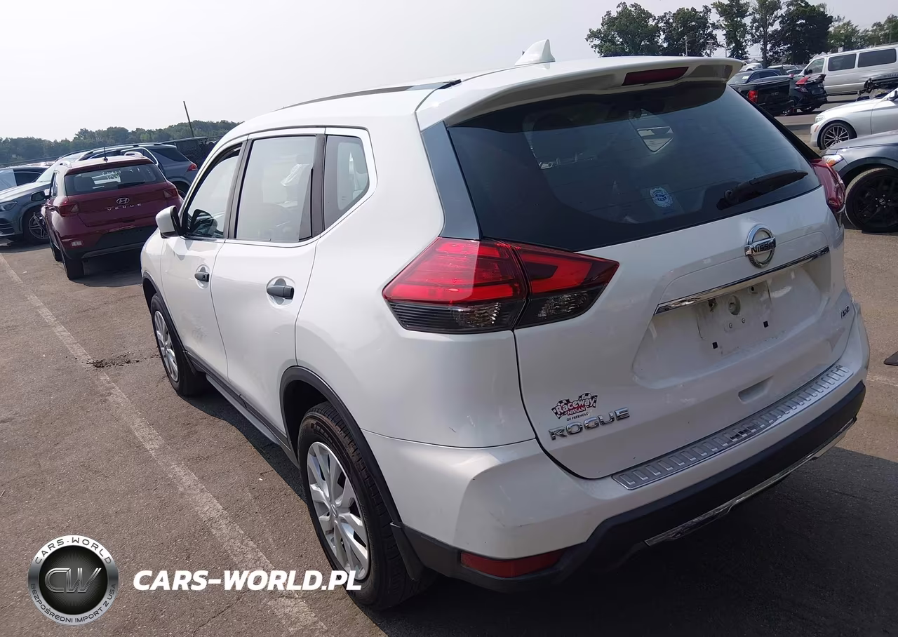 2017 Nissan Rogue S VIN:5N1AT2MV4HC785805 - 3