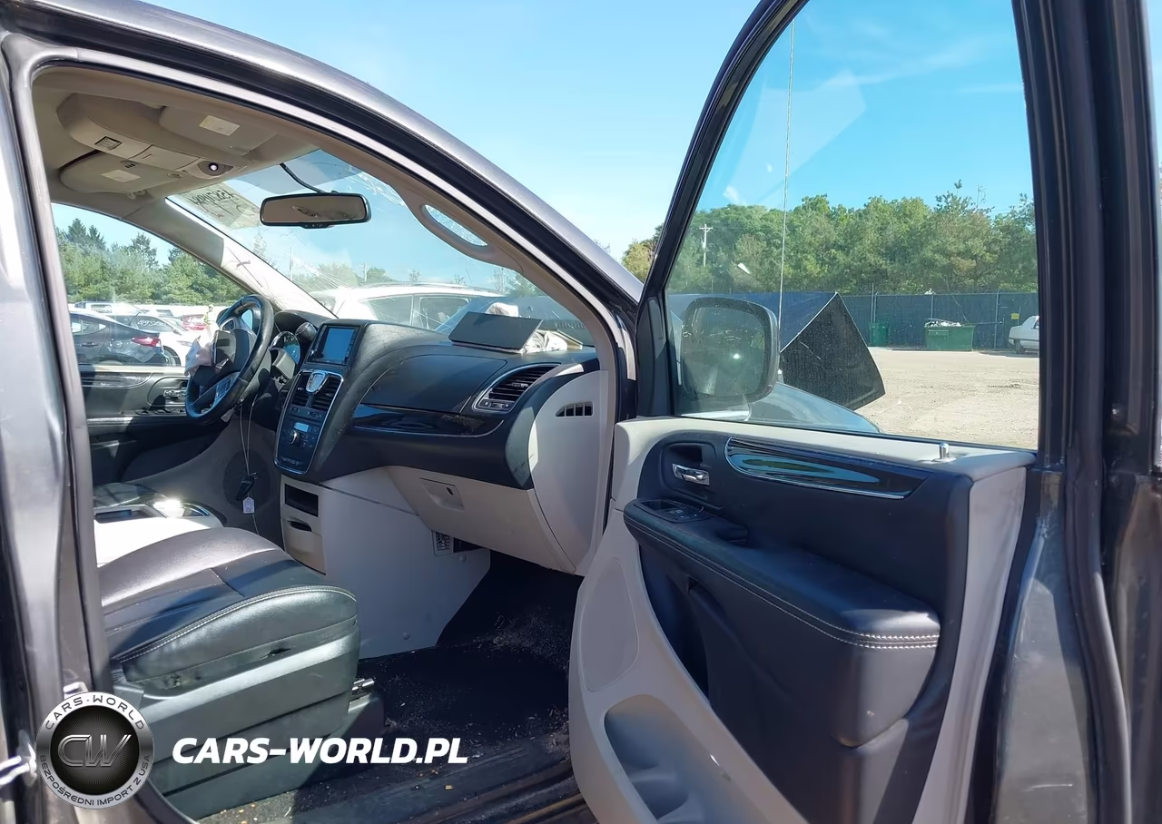 2012 Chrysler Town & Country Touring VIN:2C4RC1BG6CR286512 - 5