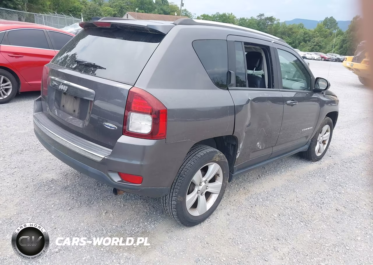 2015 Jeep Compass High Altitude Edition VIN:1C4NJCEA9FD126400 - 4