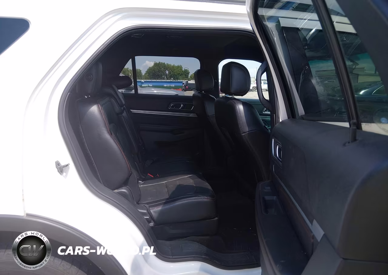 2017 Ford Explorer Sport VIN:1FM5K8GT8HGA61139 - 8
