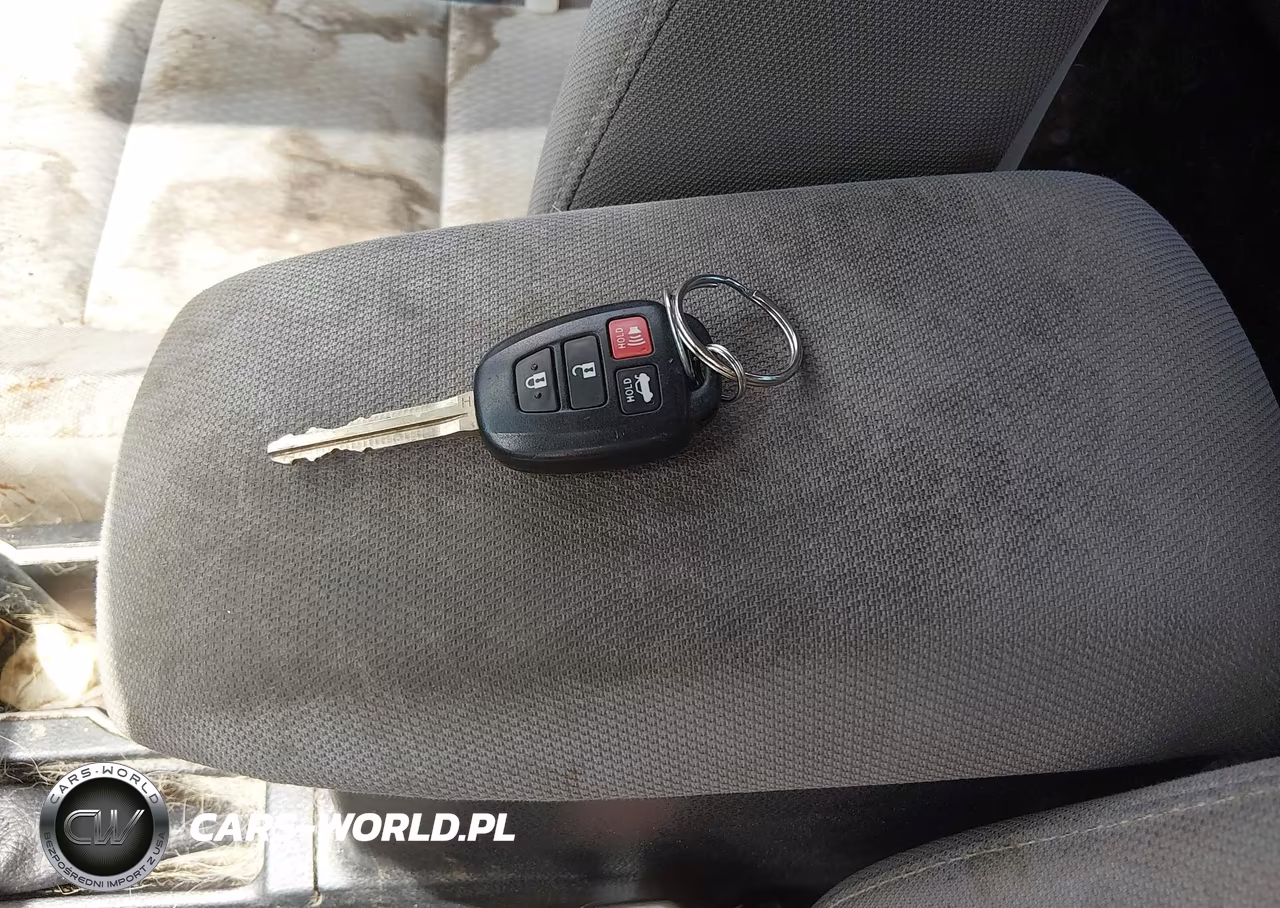 2018 Toyota Corolla Le VIN:2T1BURHE6JC016907 - 11