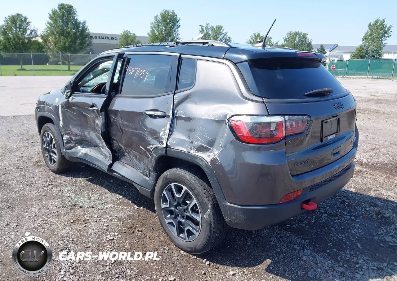 2019 Jeep Compass Trailhawk 4X4 VIN:3C4NJDDB4KT619454 - 3