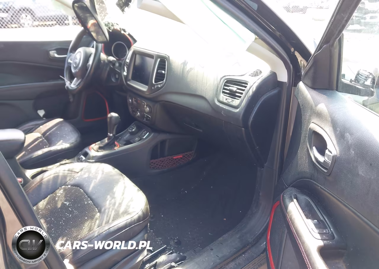 2019 Jeep Compass Trailhawk 4X4 VIN:3C4NJDDB4KT619454 - 5