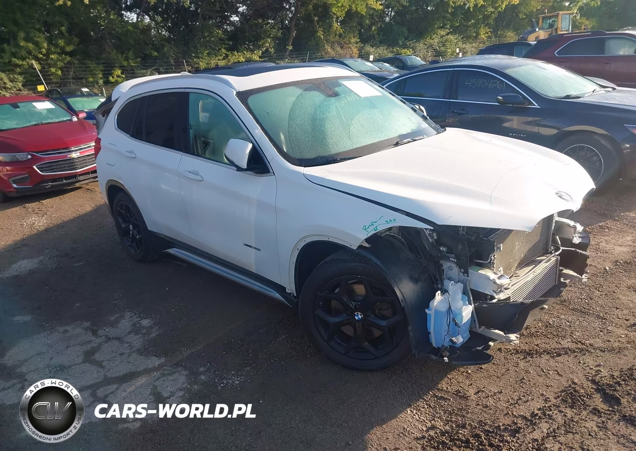 2018 BMW X1 xDrive28I VIN:WBXHT3C30J5K26953 - 1