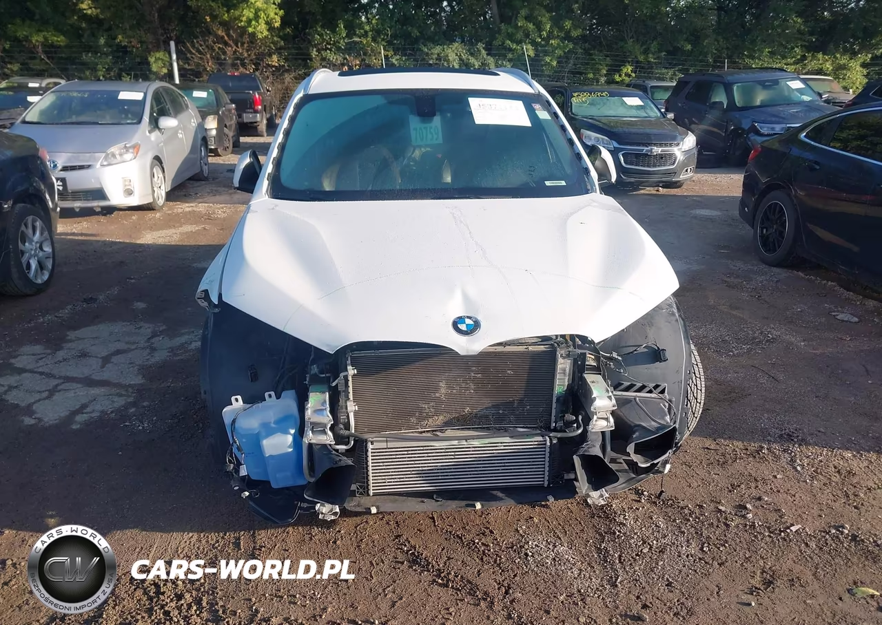 2018 BMW X1 xDrive28I VIN:WBXHT3C30J5K26953 - 13